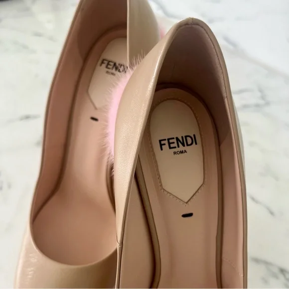 [新品]FENDIベージュ ポインテッドトゥ ハイヒール Collet Fendi Decolte Fendi Fendi Beige Tan Leather Pump Calfskin